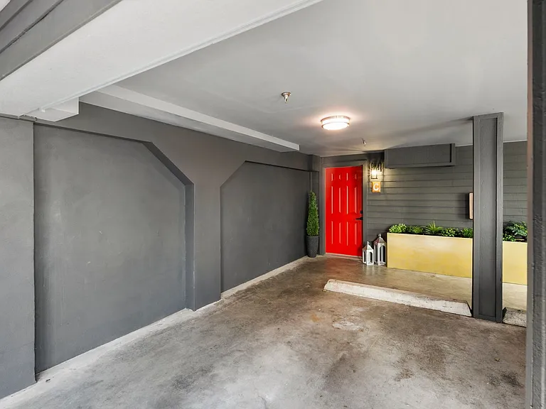 9301 Linden Ave N #C — Photo 16