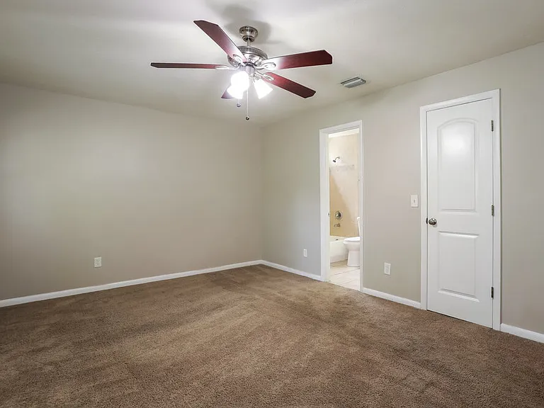 3824 Tree Lake Dr — Photo 9