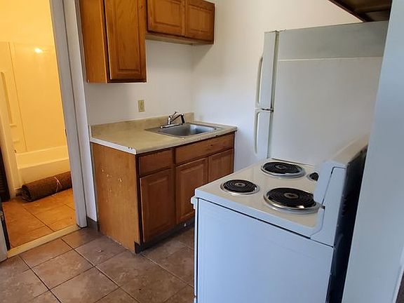 5th image of 5058 Broadway Ave #7
