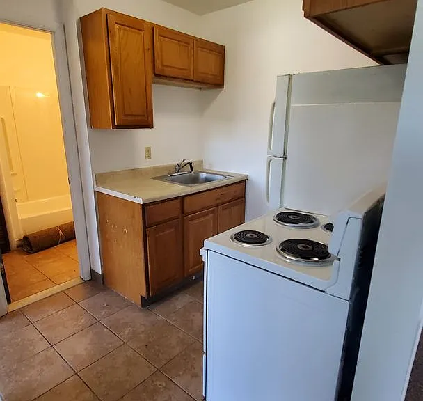 5058 Broadway — Photo 16