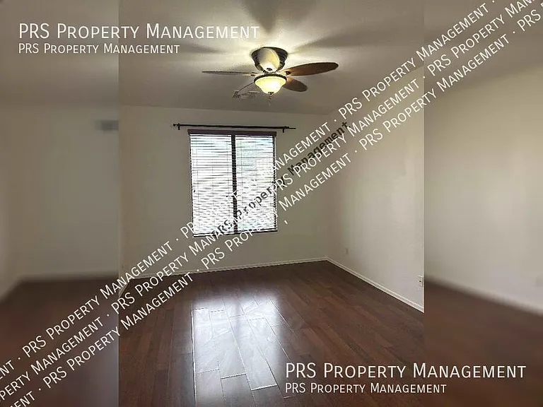 2741 W Redwood Ln — Photo 9