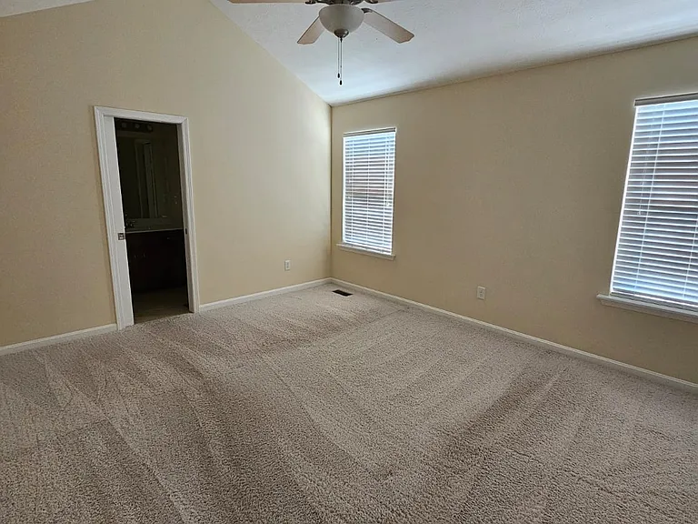403 Persimmon Dr — Photo 9