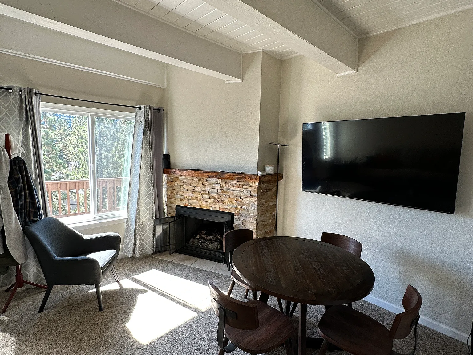 1 bed, 700 sqft, $2,000 — Photo 2