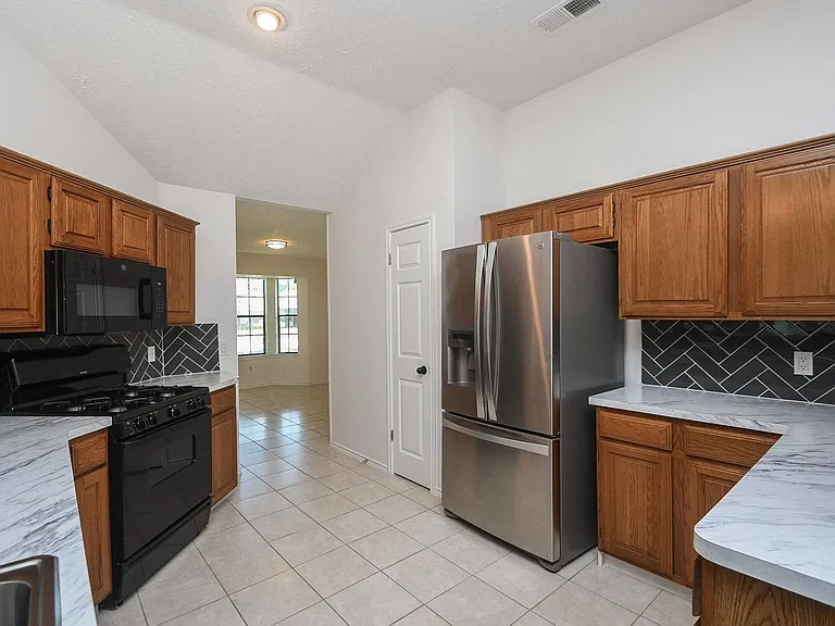 2303 Old Dixie Dr — Photo 13