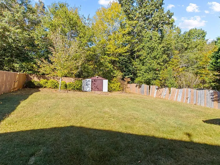 27 Border Ave — Photo 4