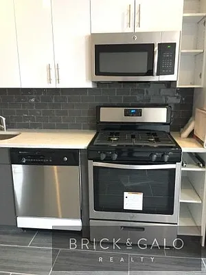 Rented by BRICK & GALO REALTY CORP | media 20
