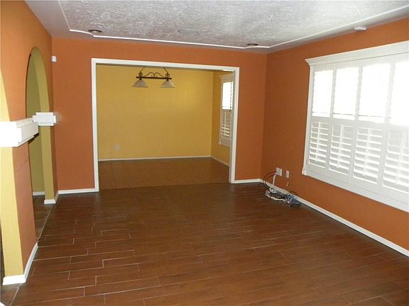 5th image of 1601 Vista Real Dr