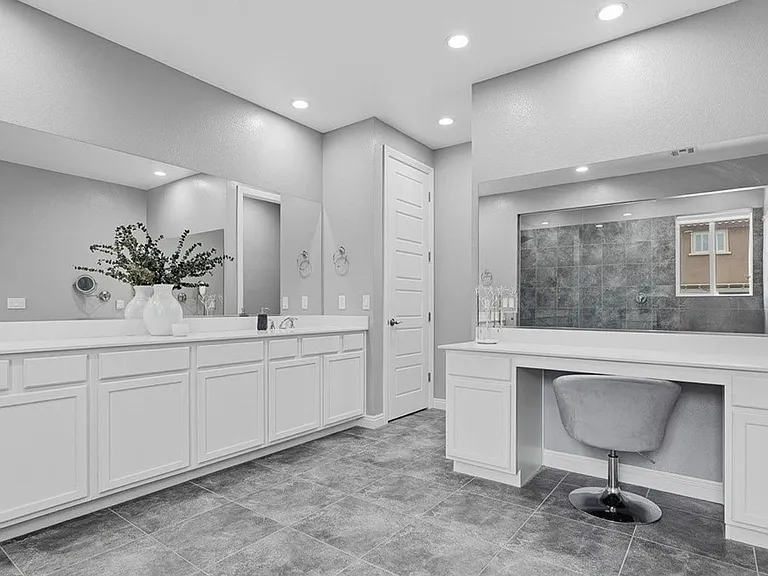 2562 Millburn Ave — Photo 26