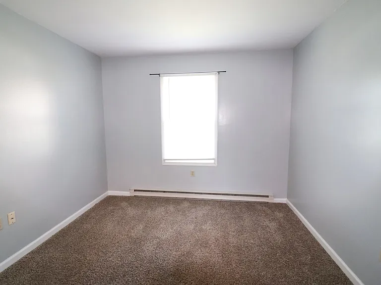244 Colonial Dr — Photo 14