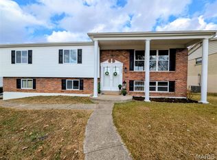 2865 Gatling Dr, Saint Louis, MO