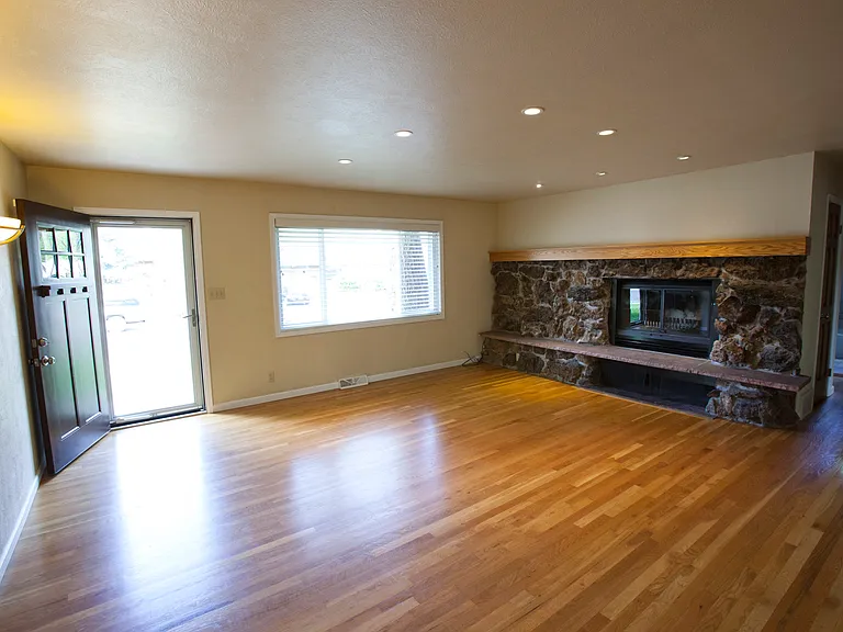 380 S 43rd St — Photo 3