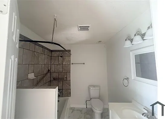 2804 Avenue F — Photo 5