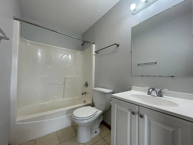 3333 W Fulton Blvd #3 — Photo 5