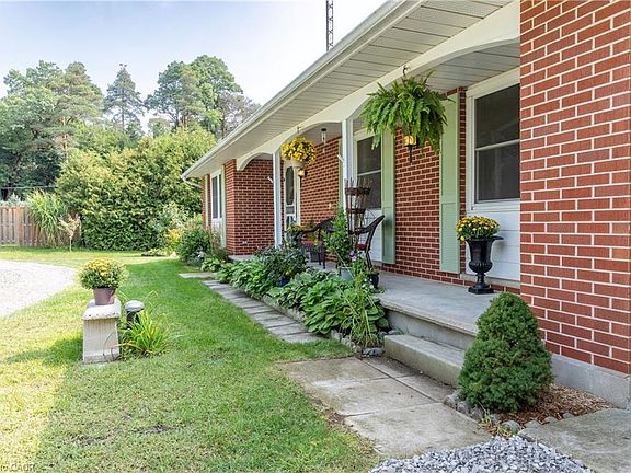 3rd image of 1064 Vittoria Rd