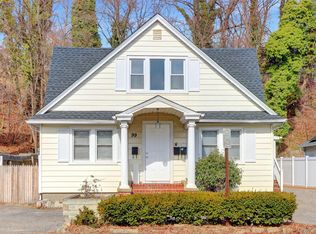 99 Wall St APT 2, Huntington, NY 11743
