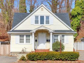 99 Wall St, Huntington, NY