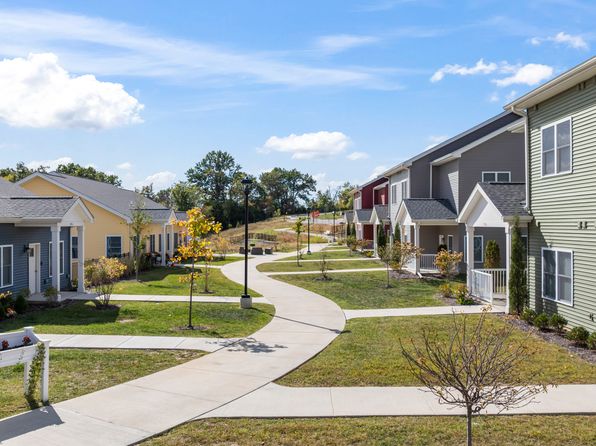 Summerville of St. Andrew's | 450 Summerville Blvd, Eureka, MO
