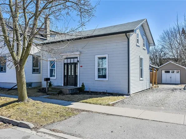 46 Walnut St, Brantford, ON N3T 1H2