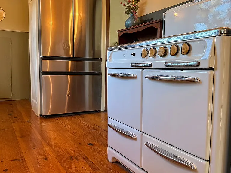 We love our 1950's Wedgewood stove!