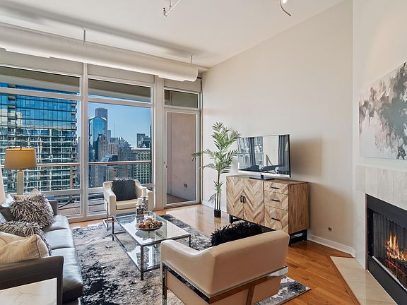 4th image of 333 N Canal St APT 3403