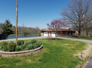 1 Concordia Dr, Carbondale, IL 62902