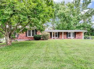 1340 Orchard Lakes Dr, Saint Louis, MO