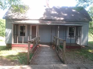 451 Buncombe St, Woodruff, SC 29388