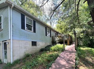 220 W Mount Airy Rd, Stevens, PA 17578