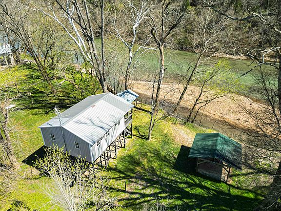 2nd image of 130 Lawrence Rd #1070