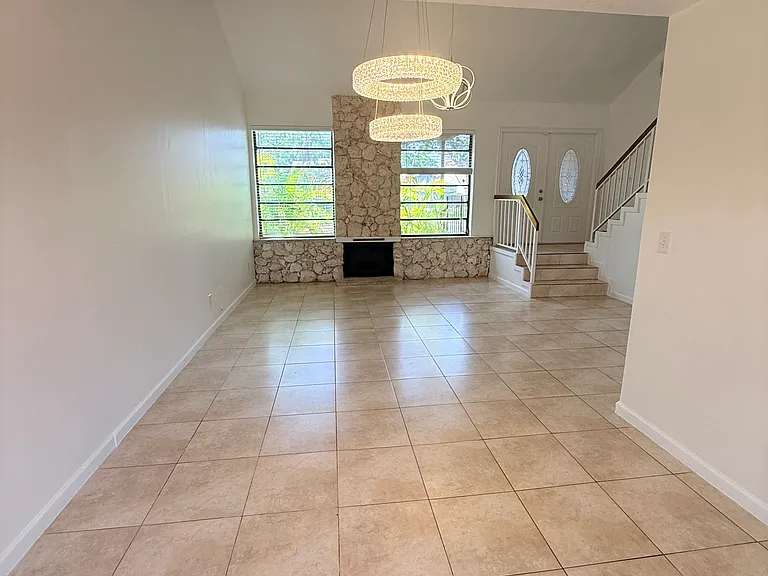 9645 SW 148th Pl — Photo 2