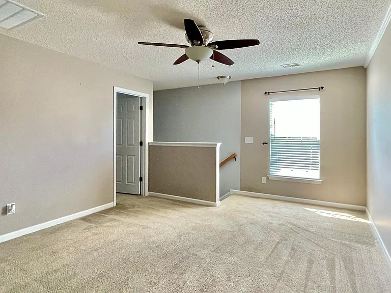 301 Southwilde Way — Photo 7