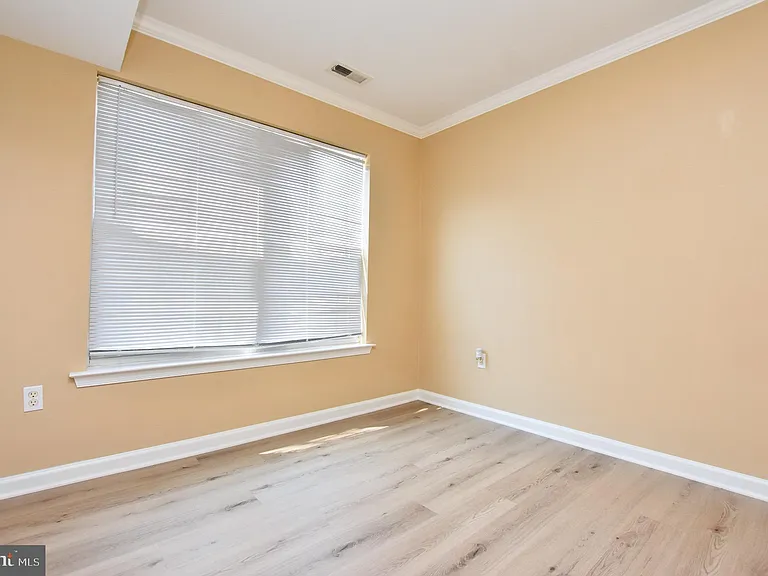 342 Nicholas Dr — Photo 17