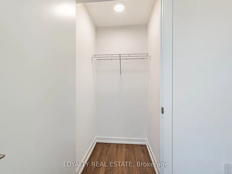 5 Wellington St S #207 — Photo 10