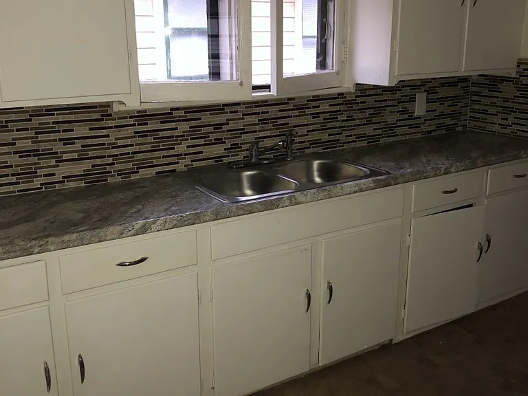 63 Ruspin Ave — Photo 2