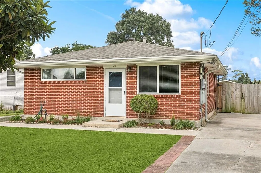 2 bed, 750 sqft, $1,350 — Photo 1