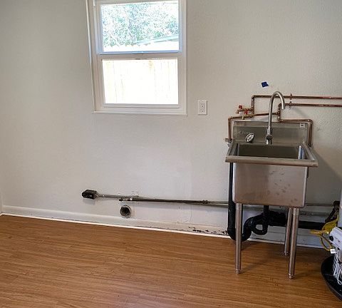 4th image of 1209 Trenton St
