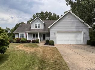 8160 Miles Rd, East Amherst, NY 14051