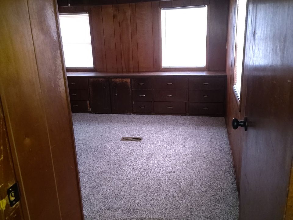 Primary Bedroom - New carpet