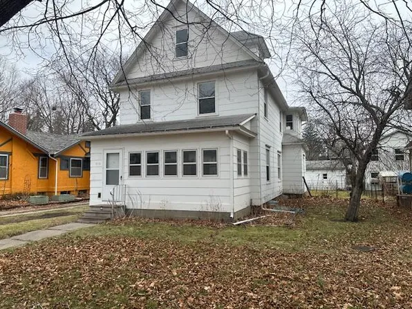 916 Clark Ave, Ames, IA 50010