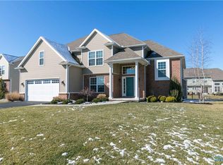 3250 Sterlingwood Ln, Perrysburg, OH 43551