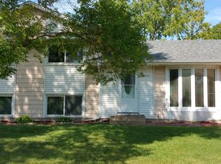 10401 Crocus St NW, Coon Rapids, MN 55433