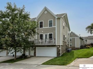 5916 N 167th Plz, Omaha, NE 68116