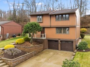 1025 Barnsley Dr, South Park, PA 15129