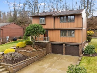 1025 Barnsley Dr, South Park, PA, 15129