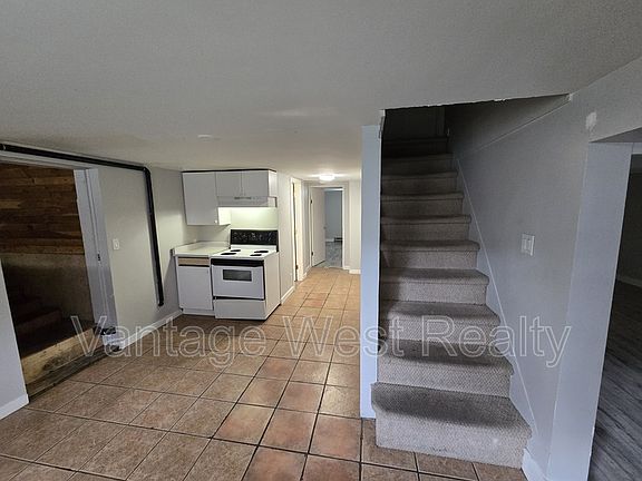 3rd image of 320B Rutland Rd S