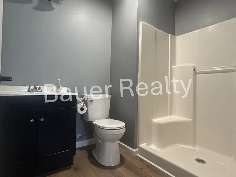 47 Grove Ave — Photo 44