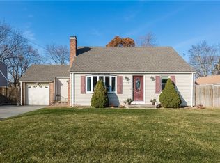 73 Pilgrim Dr, Warwick, RI 02888