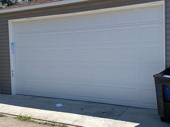 4th image of 1426 N Lorel Ave