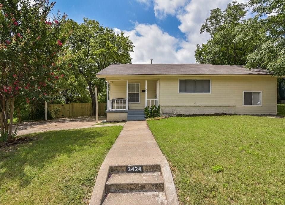 1st image of 2424 Stephen Lee Dr