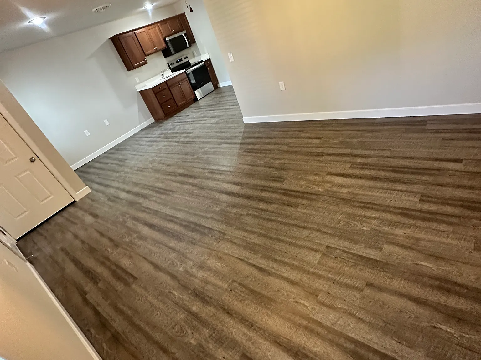 1 bed, 745 sqft, $1,695 — Photo 2